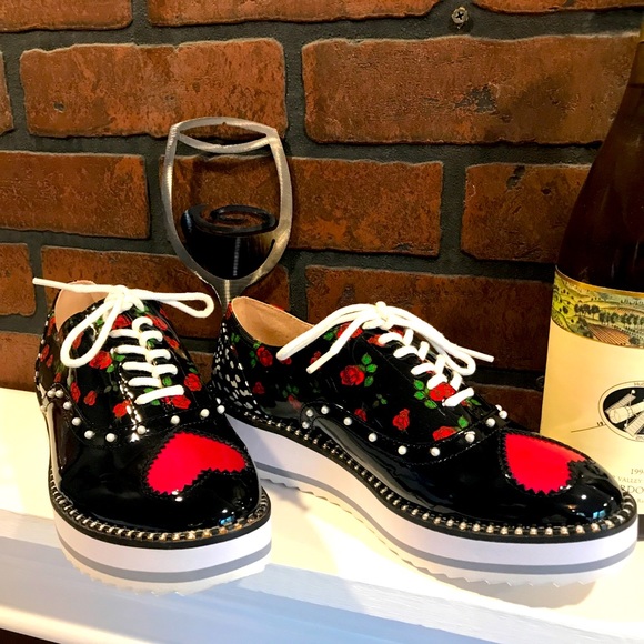 BETSEY JOHNSON Marti Floral Rose Sneakers! - Picture 2 of 10